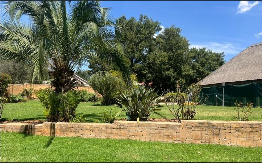 10 Bedroom Property for Sale in Birch Acres Gauteng