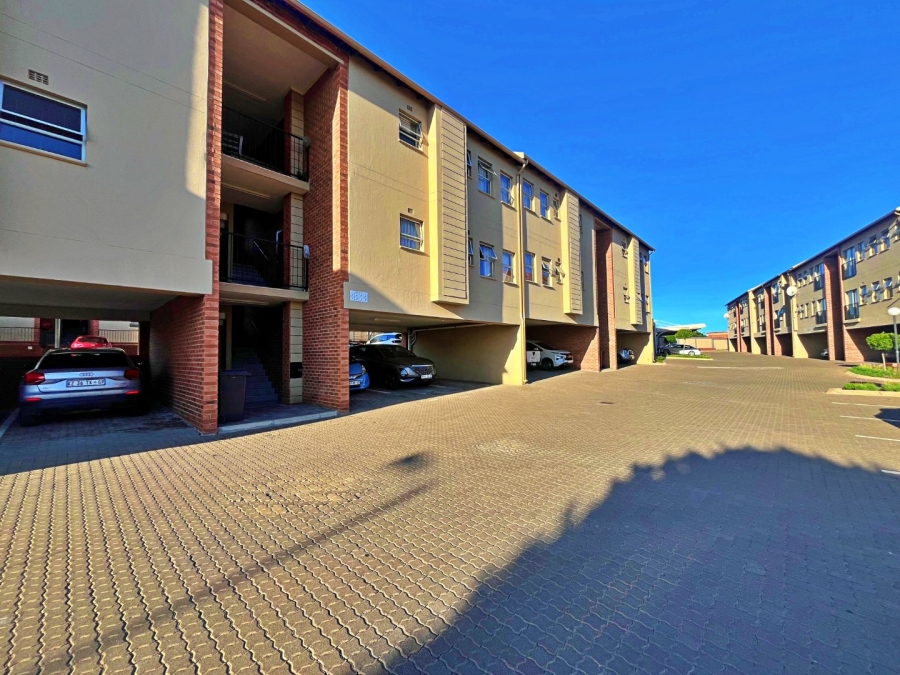 2 Bedroom Property for Sale in Kosmosdal Gauteng