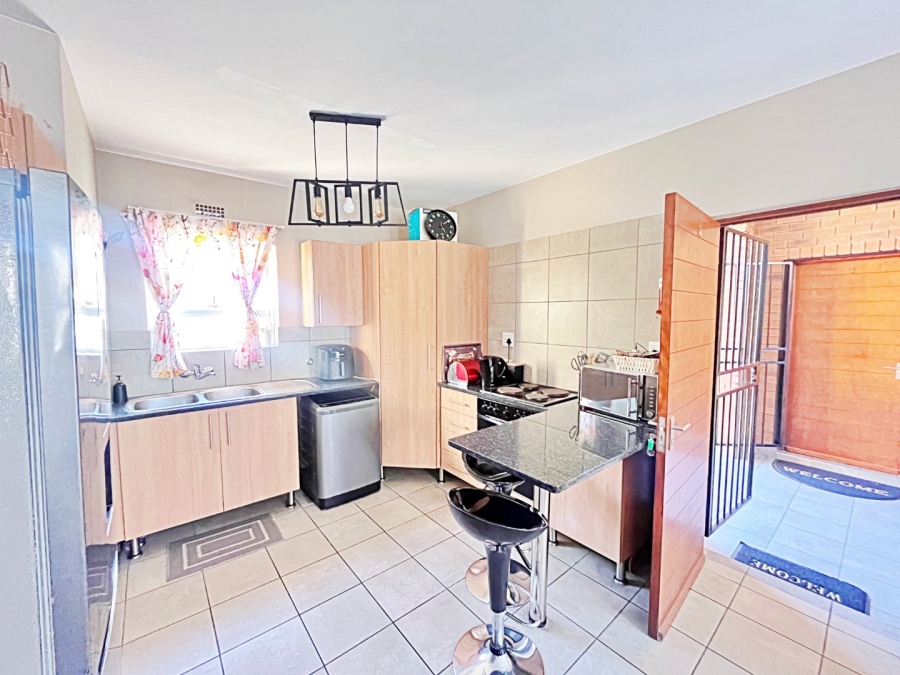 2 Bedroom Property for Sale in Kosmosdal Gauteng