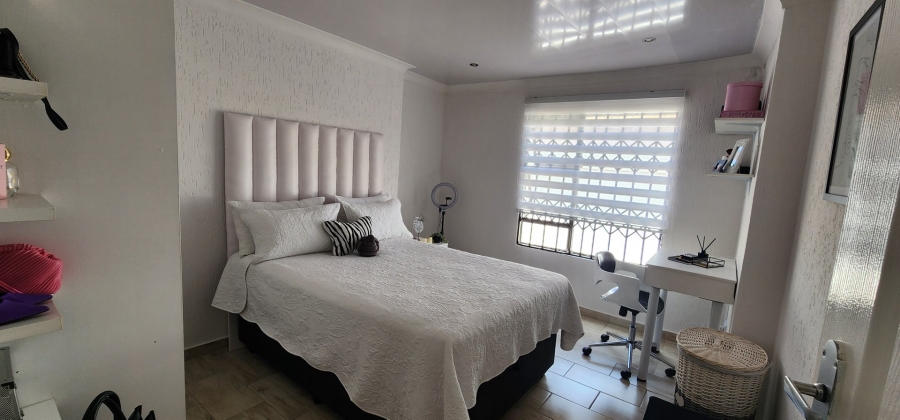 3 Bedroom Property for Sale in Protea Glen Gauteng