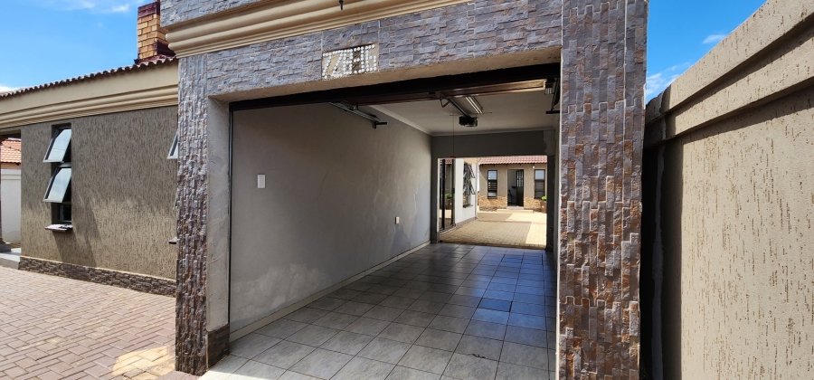 3 Bedroom Property for Sale in Protea Glen Gauteng