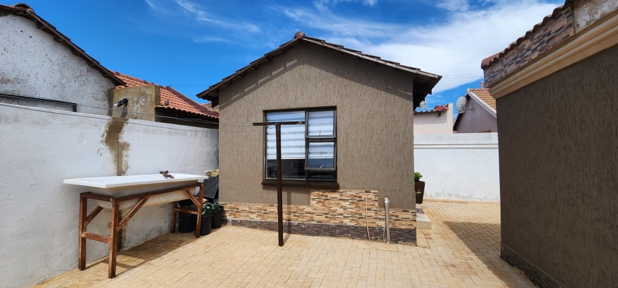 3 Bedroom Property for Sale in Protea Glen Gauteng