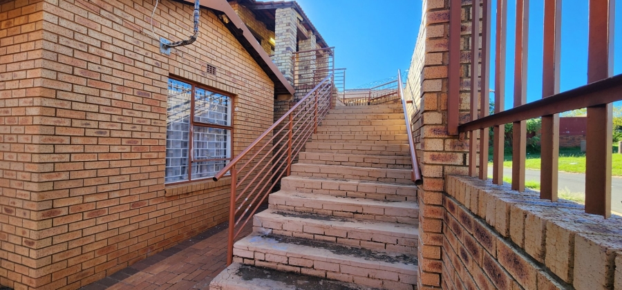 10 Bedroom Property for Sale in Lenasia Ext 1 Gauteng