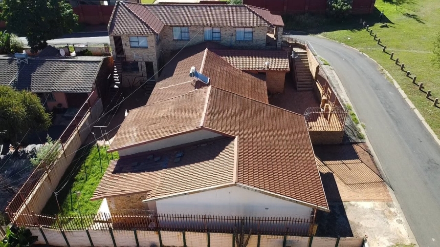 10 Bedroom Property for Sale in Lenasia Ext 1 Gauteng