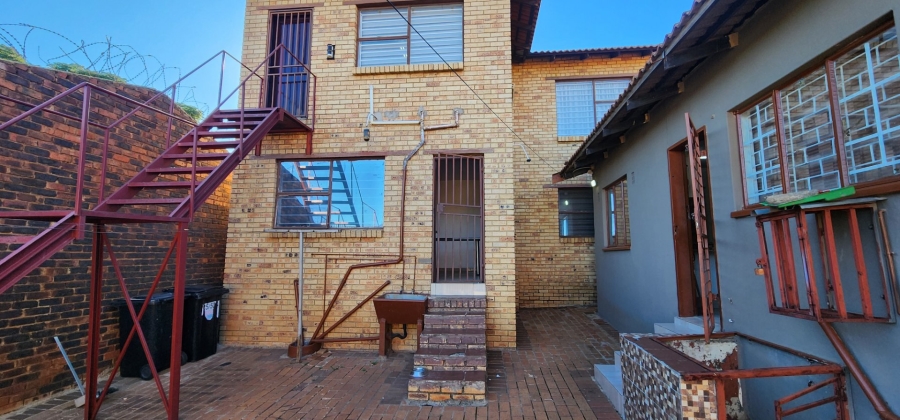 10 Bedroom Property for Sale in Lenasia Ext 1 Gauteng