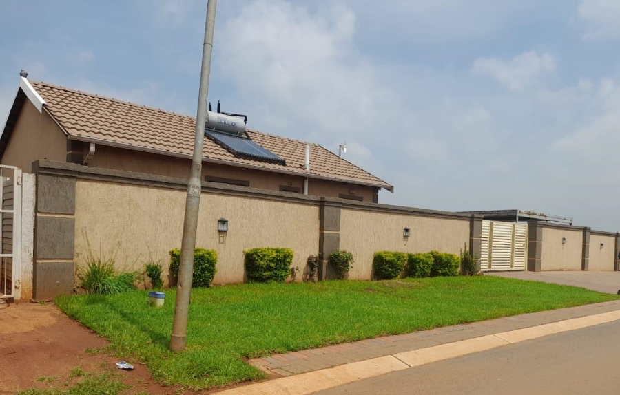 3 Bedroom Property for Sale in Sky City Gauteng