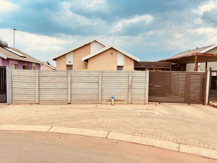 2 Bedroom Property for Sale in Sky City Gauteng