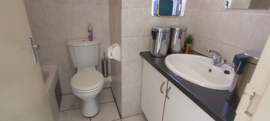 2 Bedroom Property for Sale in Menlyn Gauteng