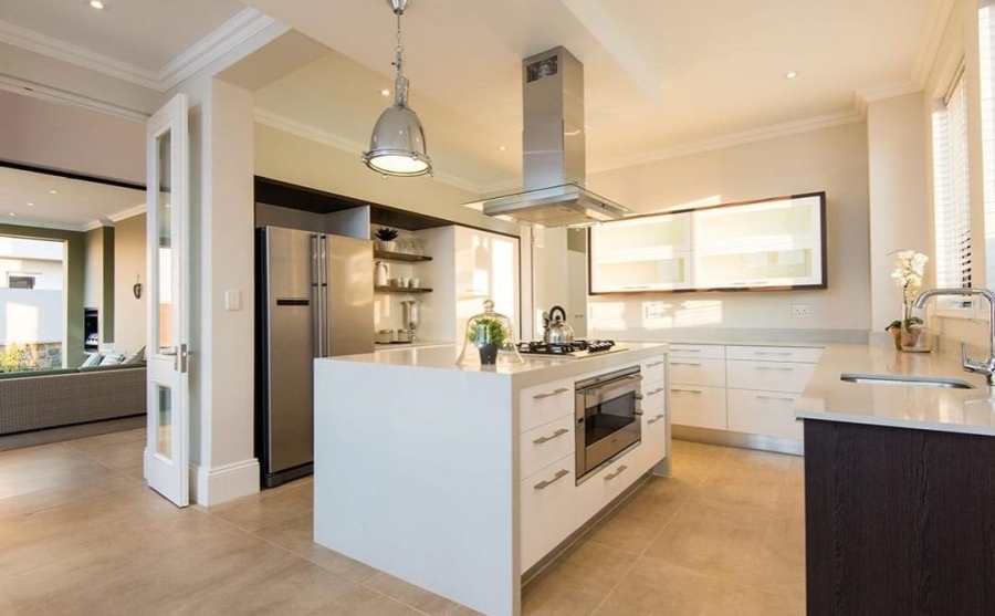 To Let 5 Bedroom Property for Rent in Waterfall Gauteng