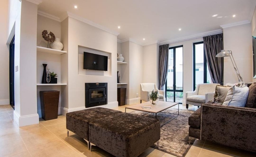 To Let 5 Bedroom Property for Rent in Waterfall Gauteng