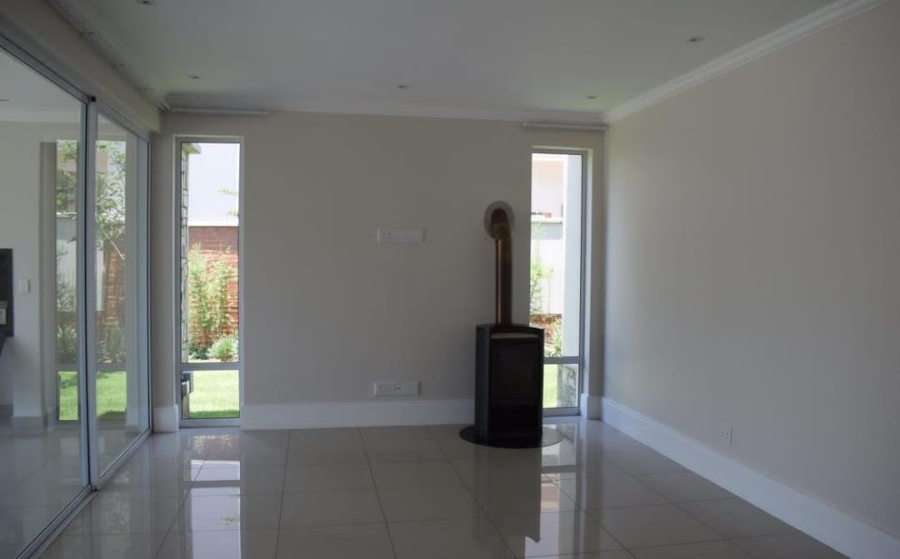 To Let 5 Bedroom Property for Rent in Waterfall Gauteng