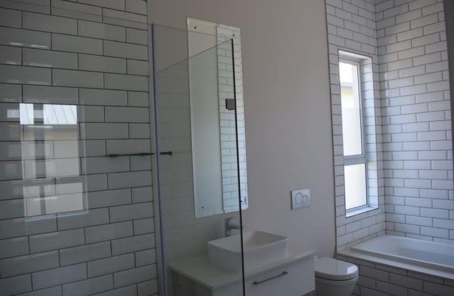 To Let 5 Bedroom Property for Rent in Waterfall Gauteng
