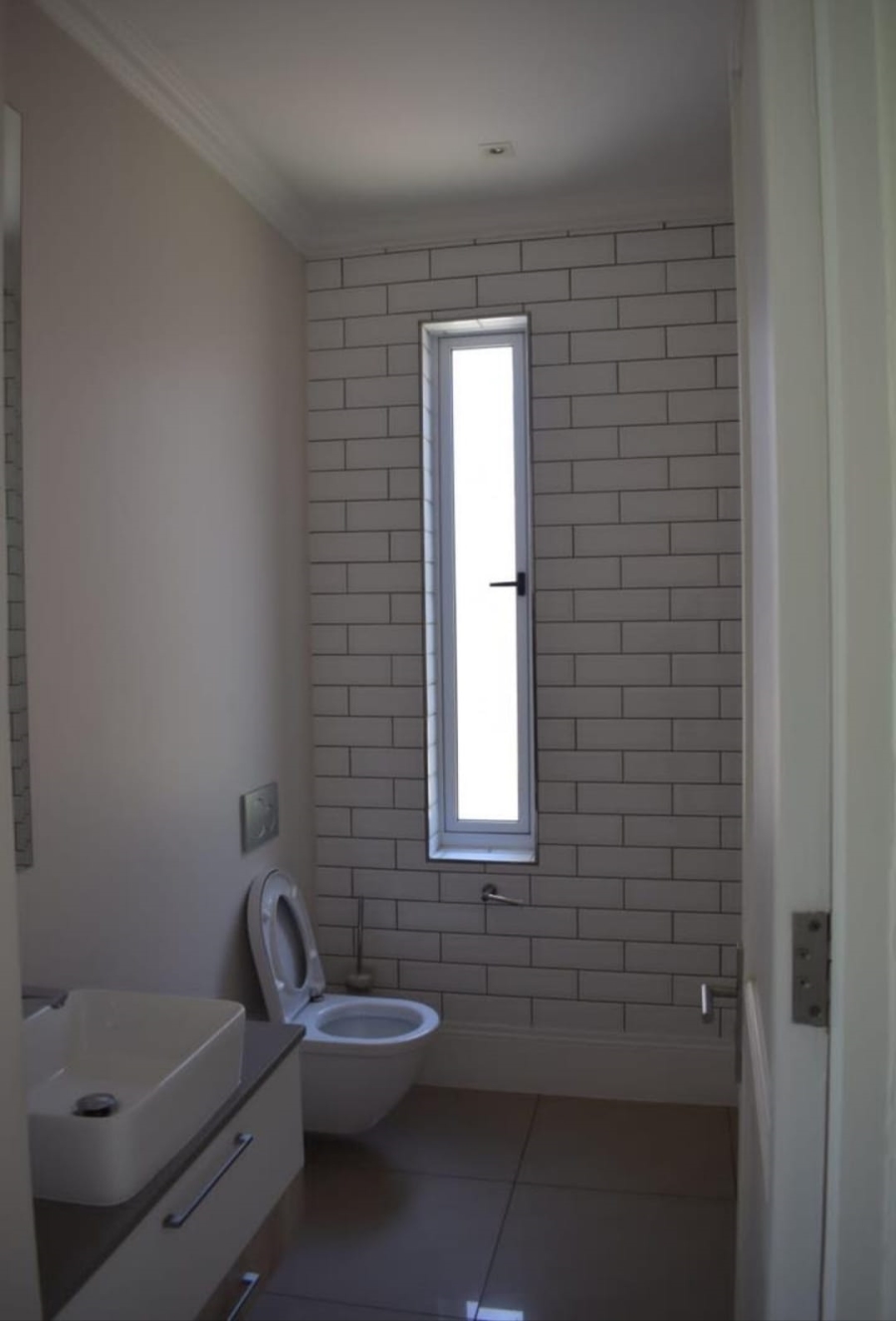 To Let 5 Bedroom Property for Rent in Waterfall Gauteng