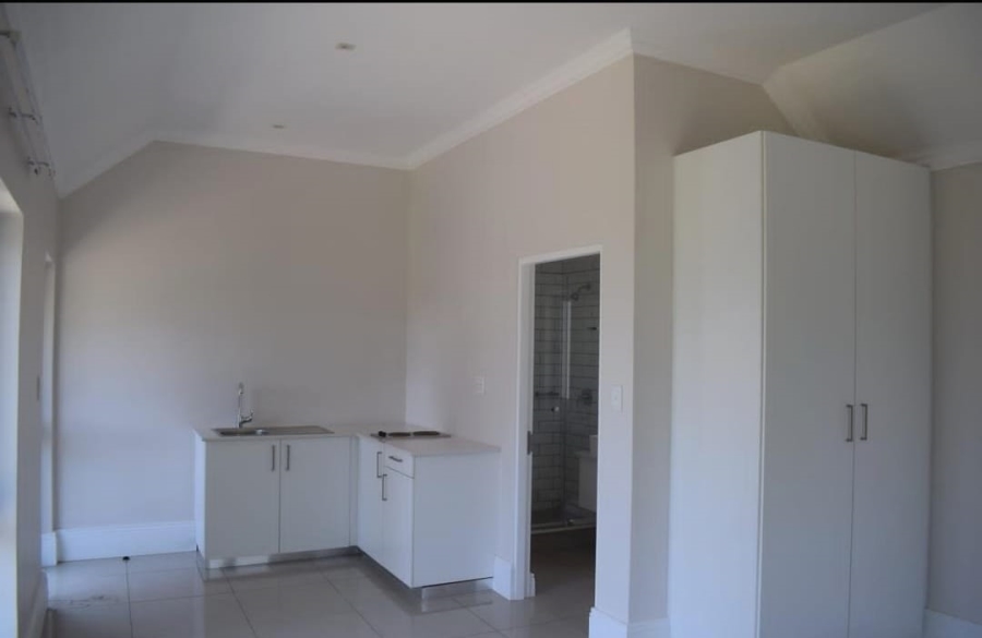 To Let 5 Bedroom Property for Rent in Waterfall Gauteng