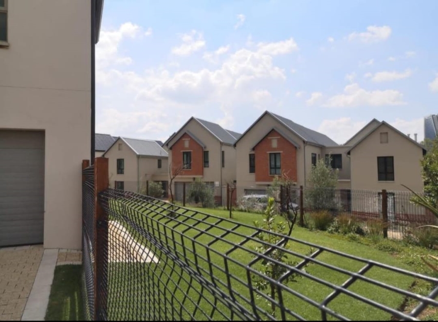 To Let 5 Bedroom Property for Rent in Waterfall Gauteng