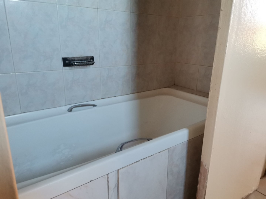 To Let 2 Bedroom Property for Rent in Hesteapark Gauteng