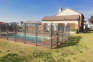  Bedroom Property for Sale in The Orchards Gauteng