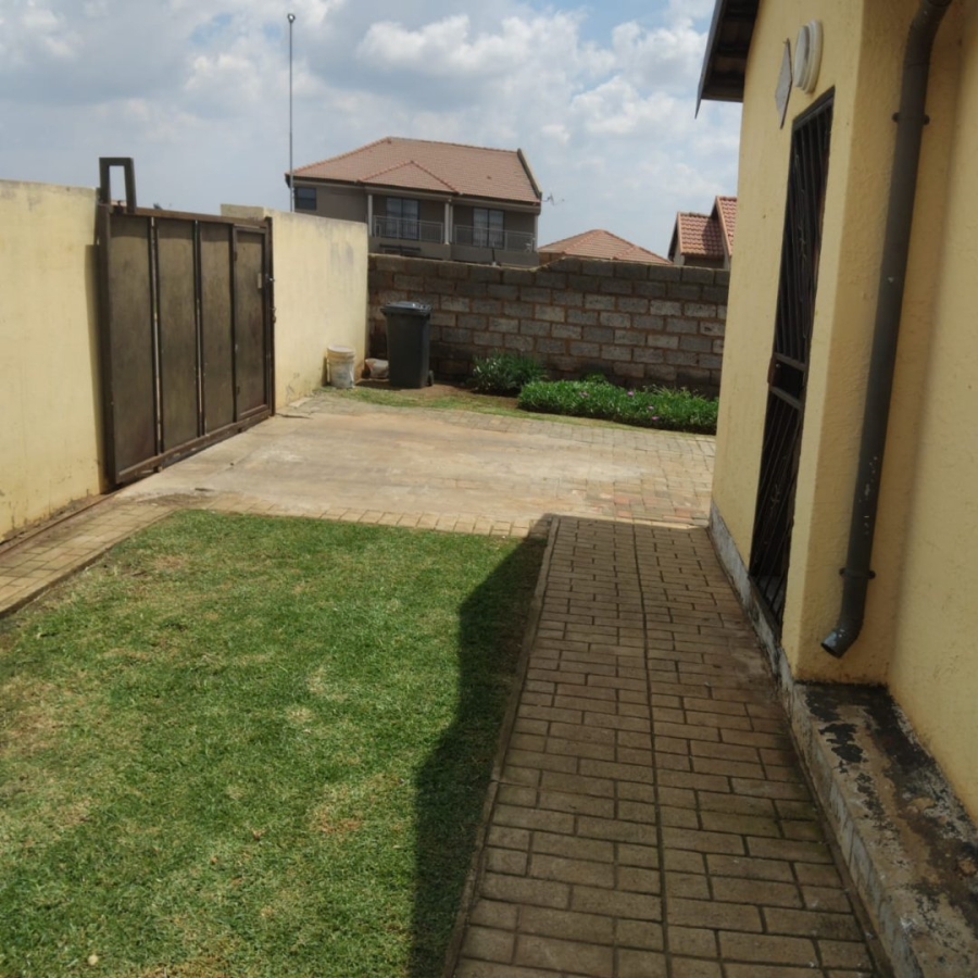 To Let 2 Bedroom Property for Rent in Dawn Park Gauteng