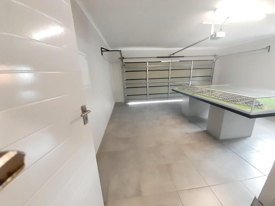 4 Bedroom Property for Sale in Rooihuiskraal North Gauteng