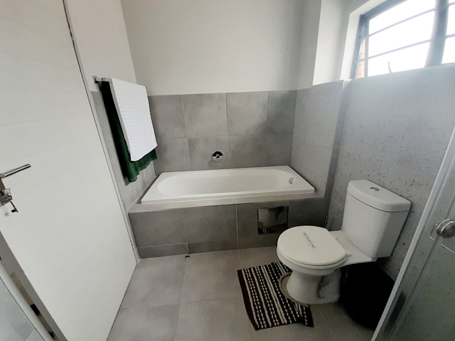 4 Bedroom Property for Sale in Rooihuiskraal North Gauteng