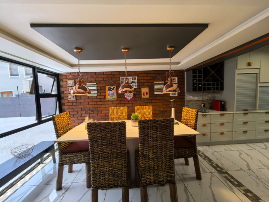 4 Bedroom Property for Sale in Beyers Park Gauteng