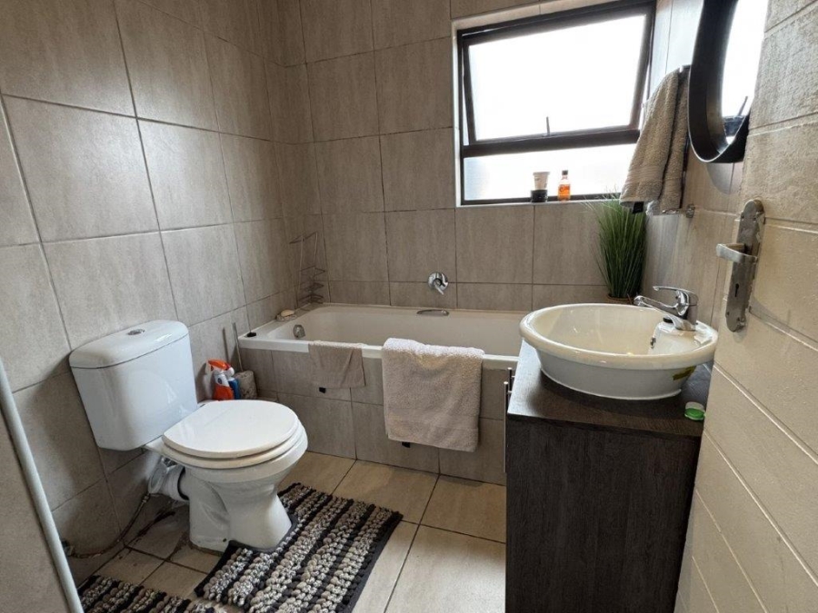 2 Bedroom Property for Sale in Terenure Gauteng