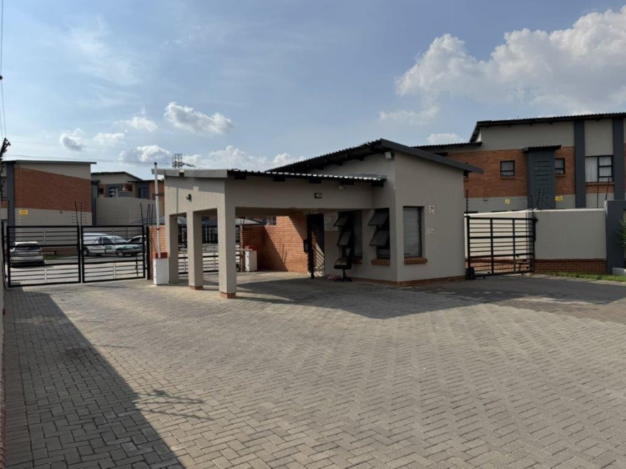 2 Bedroom Property for Sale in Terenure Gauteng