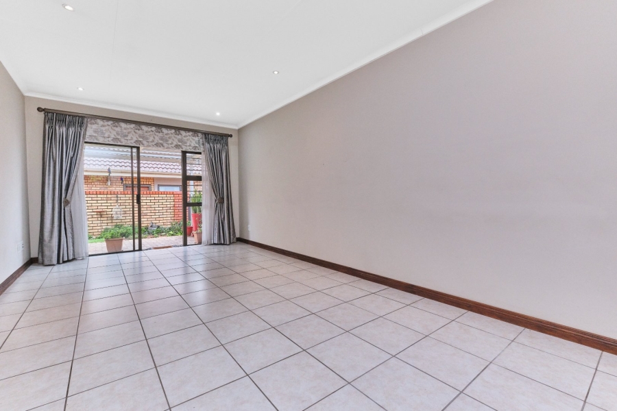 2 Bedroom Property for Sale in Olivedale Gauteng