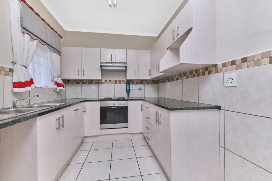 2 Bedroom Property for Sale in Olivedale Gauteng