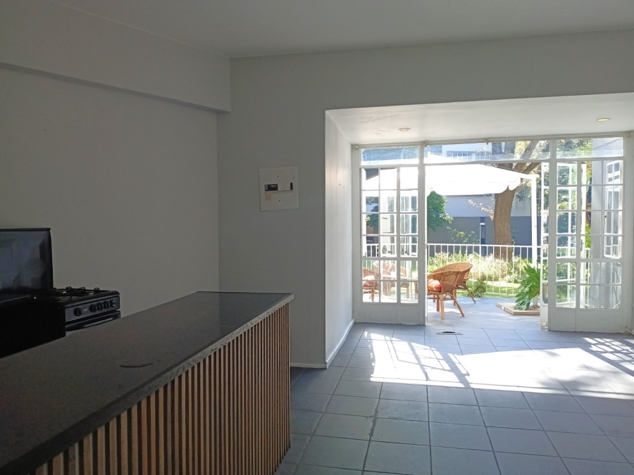 To Let 1 Bedroom Property for Rent in Illovo Gauteng