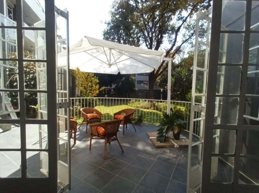 To Let 1 Bedroom Property for Rent in Illovo Gauteng