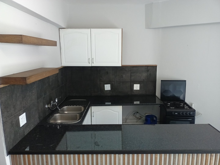 To Let 1 Bedroom Property for Rent in Illovo Gauteng