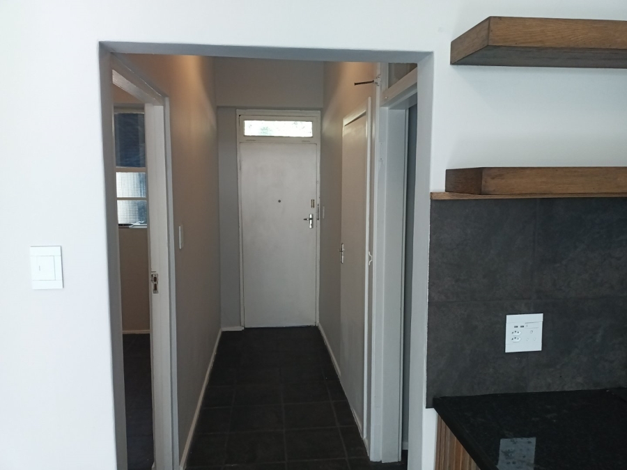 To Let 1 Bedroom Property for Rent in Illovo Gauteng