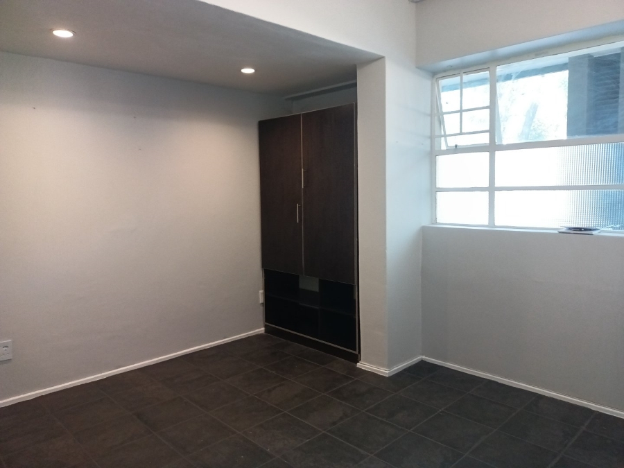 To Let 1 Bedroom Property for Rent in Illovo Gauteng