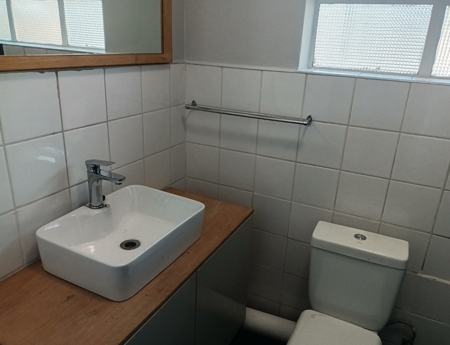 To Let 1 Bedroom Property for Rent in Illovo Gauteng
