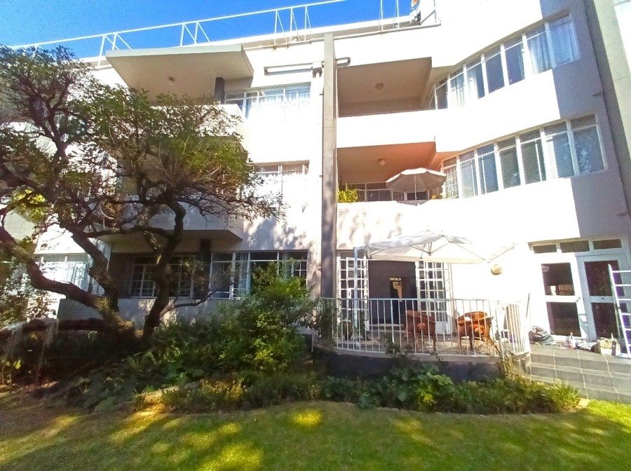 To Let 1 Bedroom Property for Rent in Illovo Gauteng