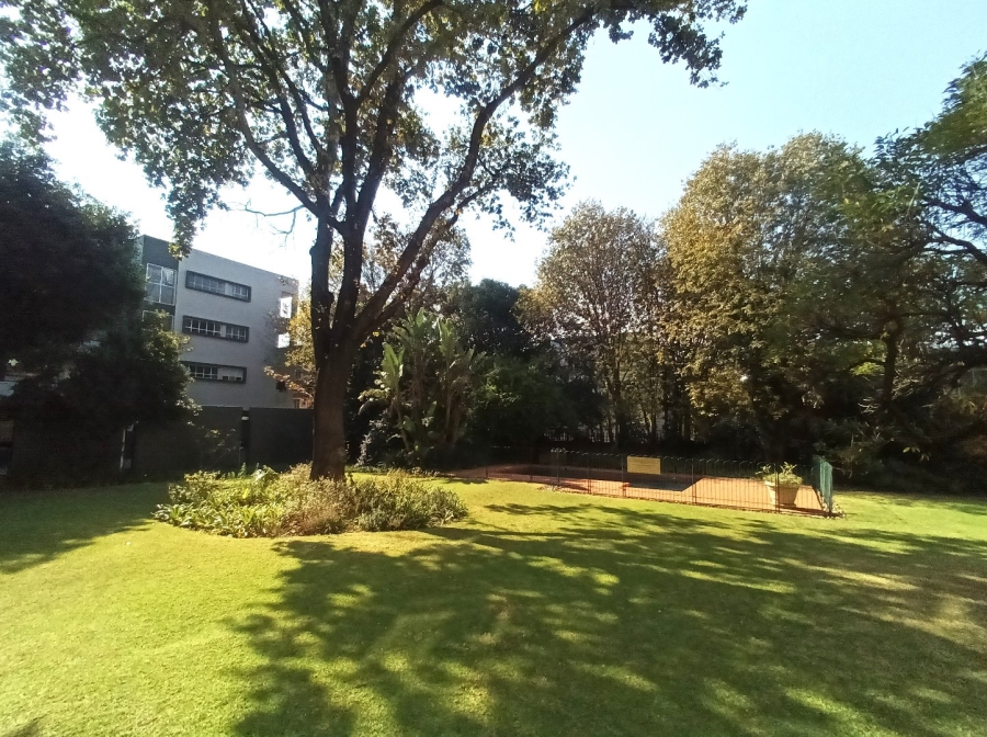 To Let 1 Bedroom Property for Rent in Illovo Gauteng