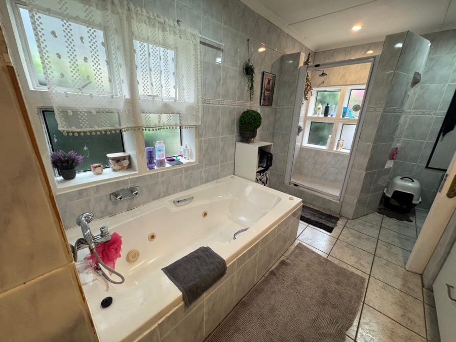 To Let 1 Bedroom Property for Rent in Melrose North Gauteng