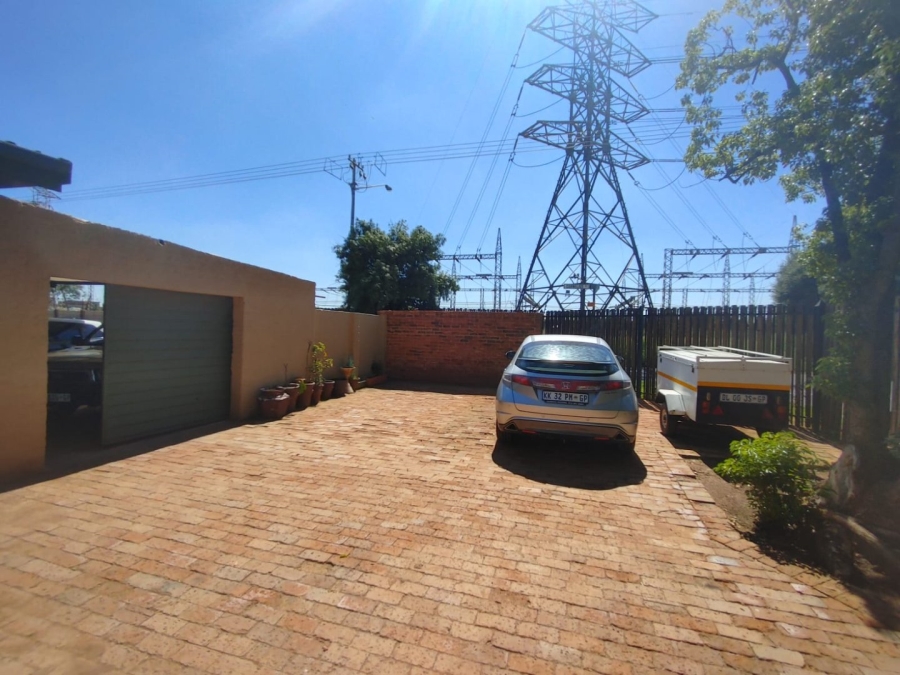 3 Bedroom Property for Sale in Kilner Park Gauteng