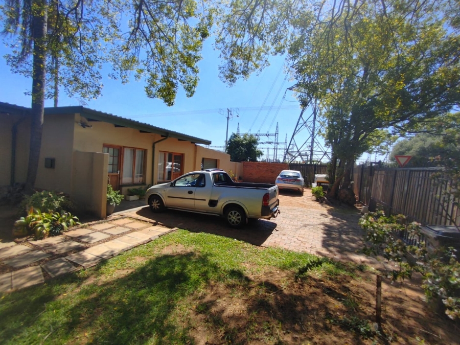 3 Bedroom Property for Sale in Kilner Park Gauteng