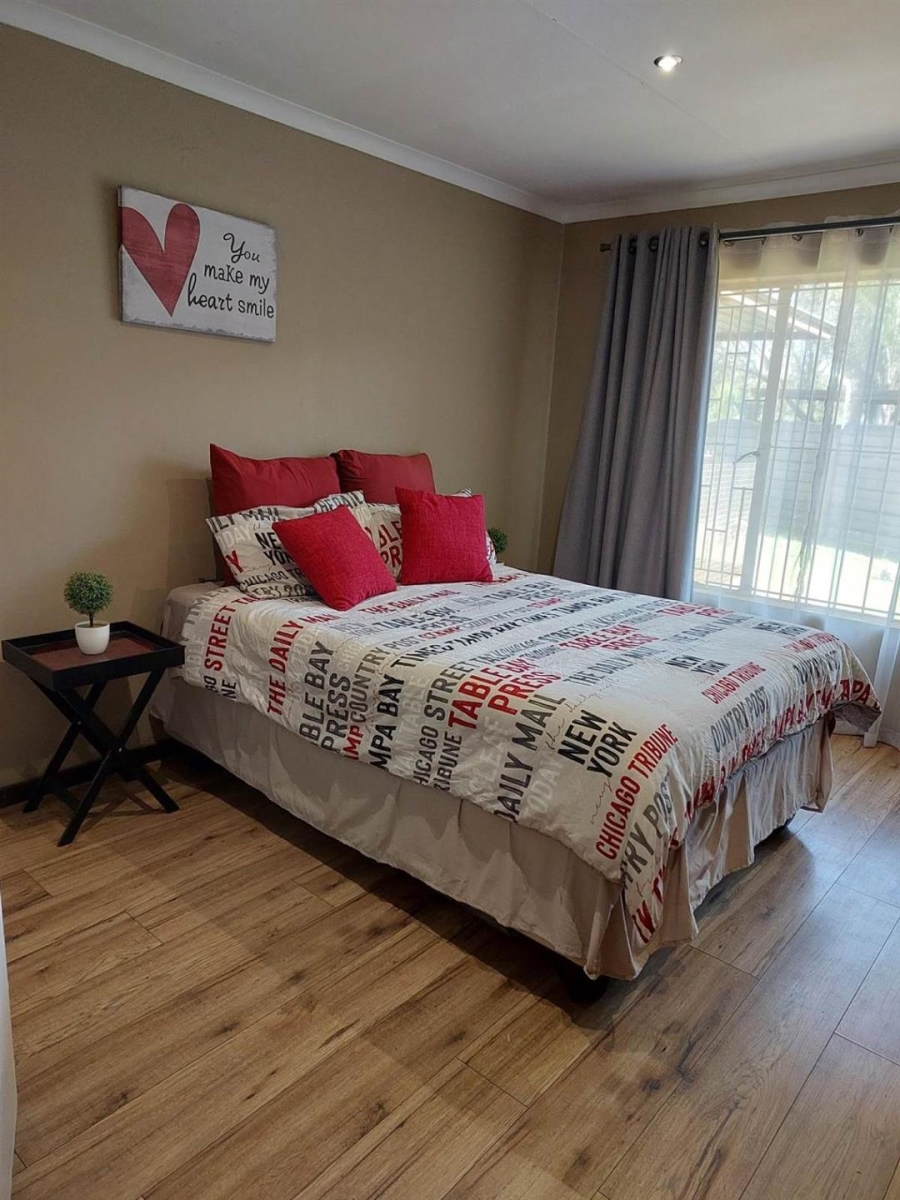 4 Bedroom Property for Sale in Bonaero Park Gauteng