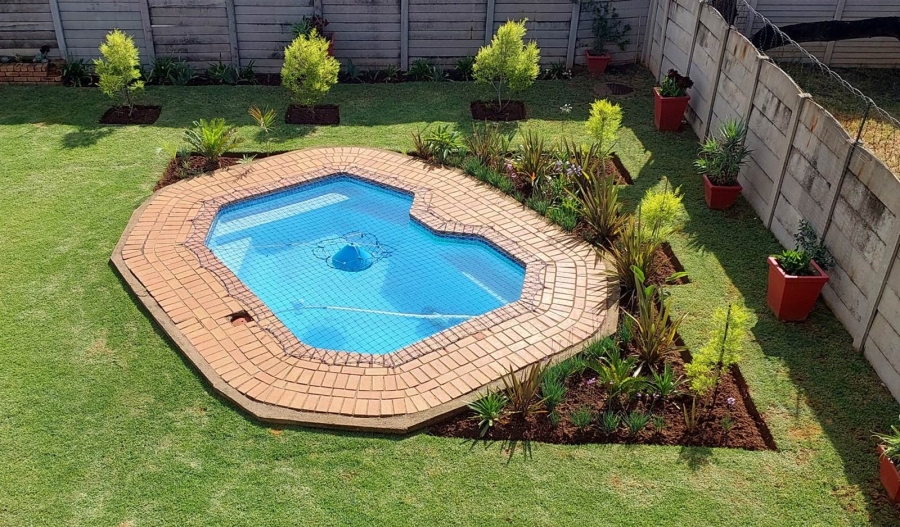 4 Bedroom Property for Sale in Bonaero Park Gauteng