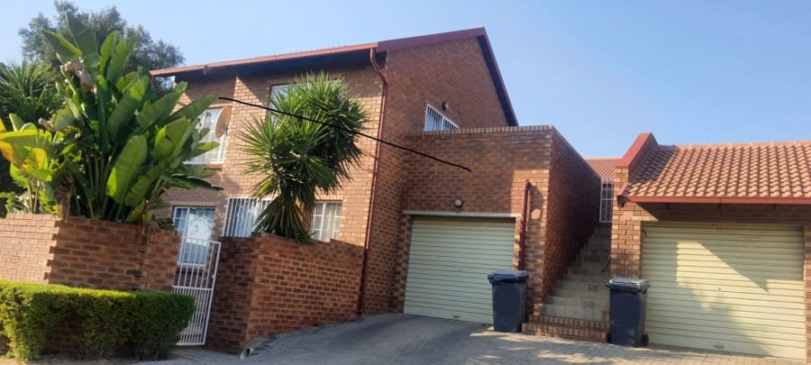 2 Bedroom Property for Sale in The Reeds Gauteng