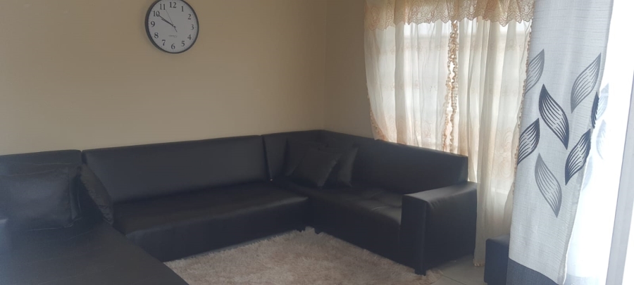 2 Bedroom Property for Sale in The Reeds Gauteng