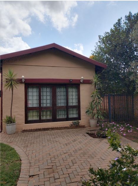 4 Bedroom Property for Sale in Wierda Park Gauteng