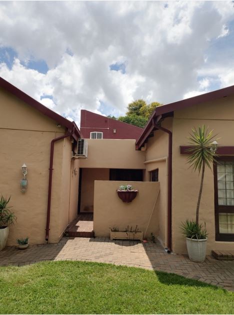 4 Bedroom Property for Sale in Wierda Park Gauteng