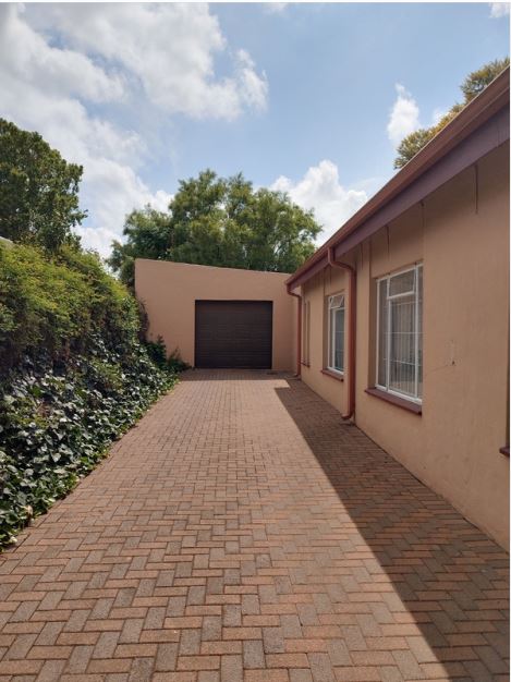 4 Bedroom Property for Sale in Wierda Park Gauteng