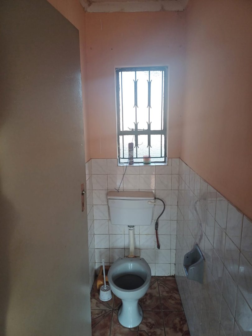  Bedroom Property for Sale in Etwatwa Gauteng