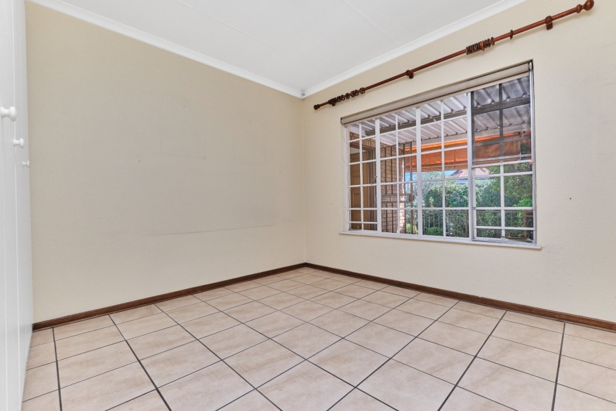 2 Bedroom Property for Sale in Wilgeheuwel Gauteng