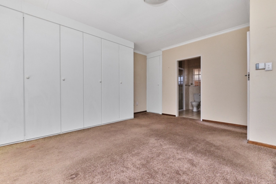 2 Bedroom Property for Sale in Wilgeheuwel Gauteng